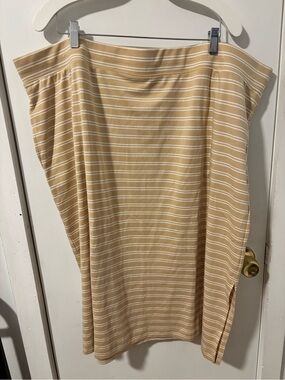 Isaac Mizrahi Tan and White Striped Knit Skirt